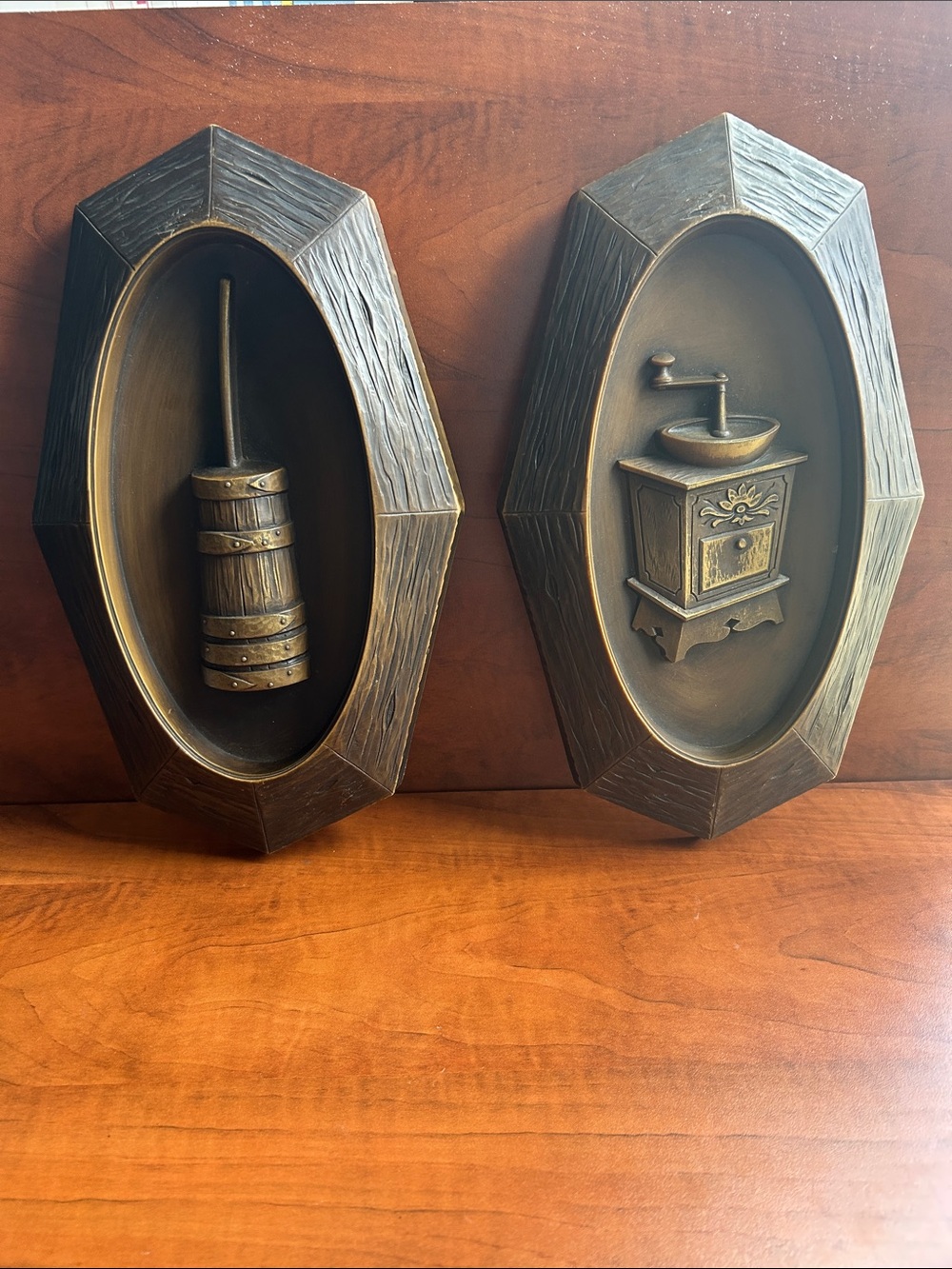 Vtg. 1960s Mid-CM Syroco wall hangings colonial-style churn & coffee grinder.